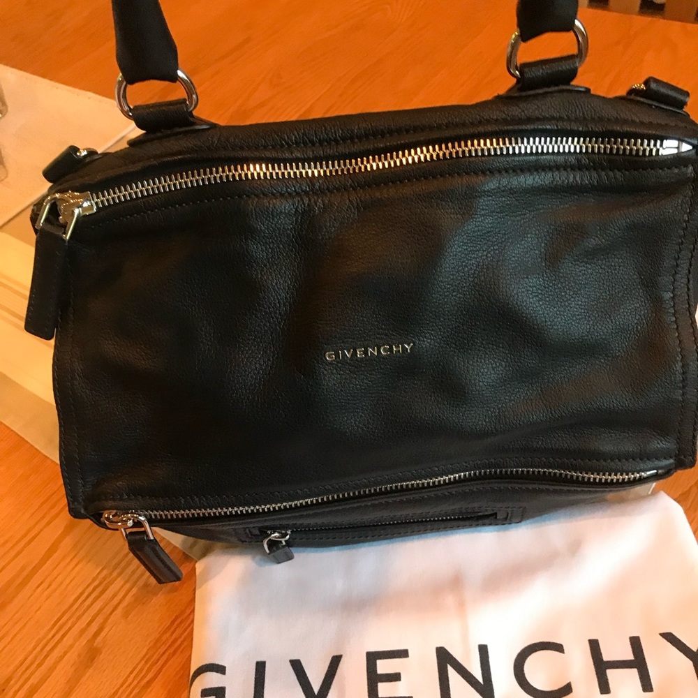 Givenchy Pandora black pebbled leather size medium - Picture 2 of 16